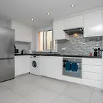 Lovely & Stylish! 3br Specious Penthouse-serenity Skyview