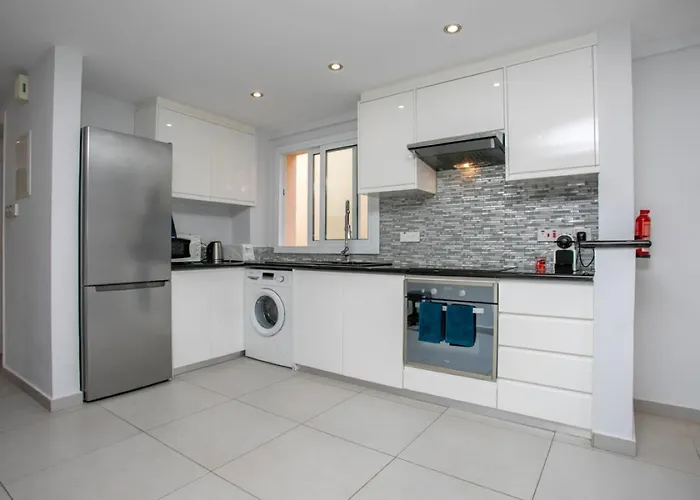 Lovely & Stylish! 3br Specious Penthouse-serenity Skyview