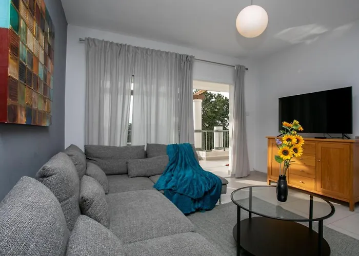 Lovely & Stylish! 3br Specious Penthouse-serenity Skyview *