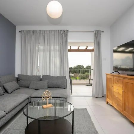 Lovely & Stylish! 3br Specious Penthouse-serenity Skyview * Pafos