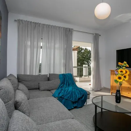 Lovely & Stylish! 3br Specious Penthouse-serenity Skyview *